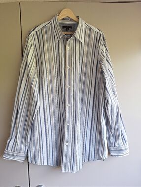 Banana Republic Mens XL Classic Fit Striped Button-Down Shirt NWT